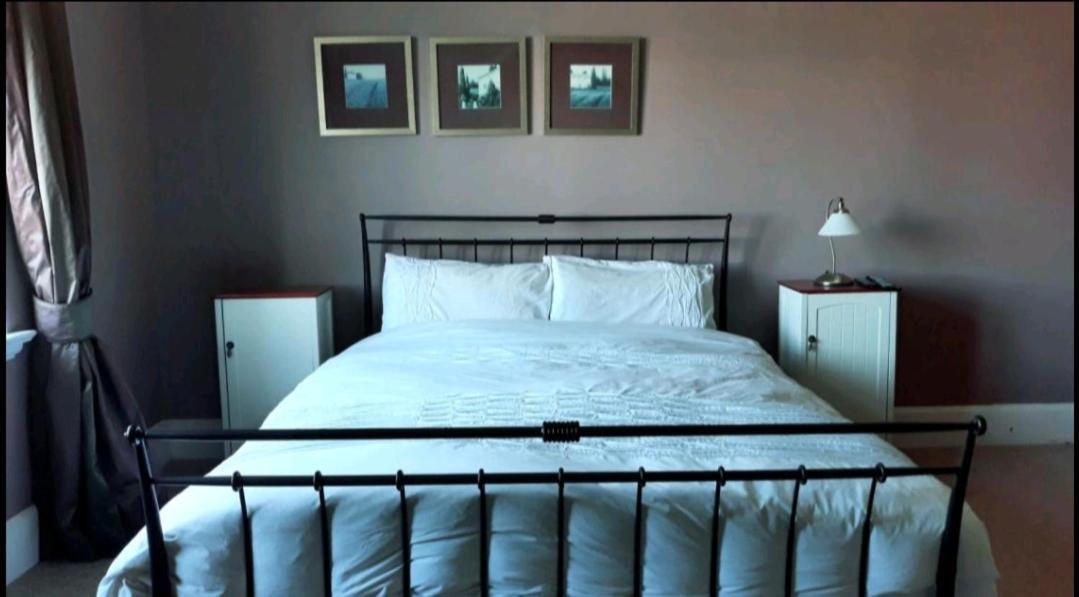 100 Year Old English Character House Hotel ทิมารู ภายนอก รูปภาพ