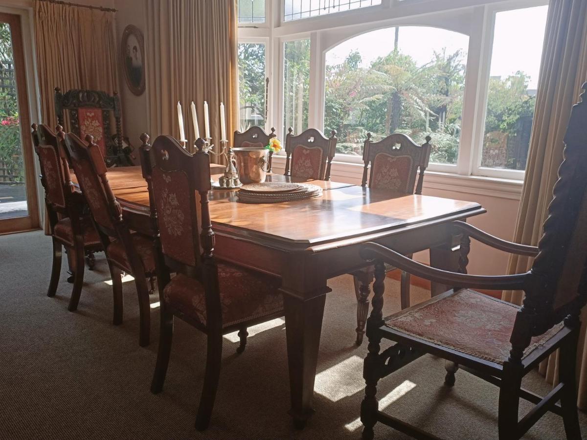 100 Year Old English Character House Hotel ทิมารู ภายนอก รูปภาพ